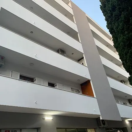 Galerija Istok-zapad Apartman *